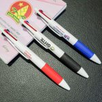 Bút Bi Nhựa 4 Ngòi BP2033 4 Màu Mực In Logo - 2